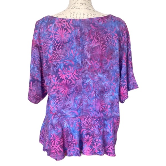 World Unique Floral Top - Picture 2 of 2